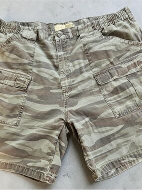 Cabela’s Camo Cargo Shorts Men’s Size 46 Gorpcore Streetwear Utility